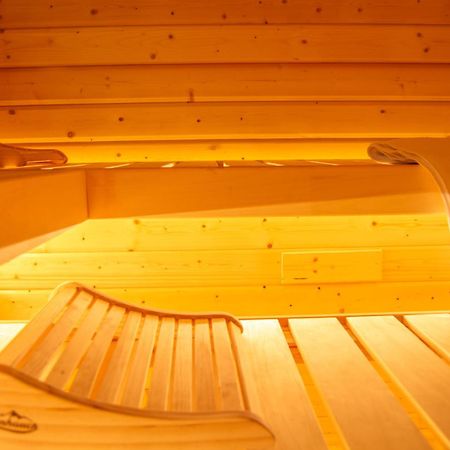 Wellness Mitten In Der Wasserfallstadt Triberg Triberg im Schwarzwald Exteriör bild