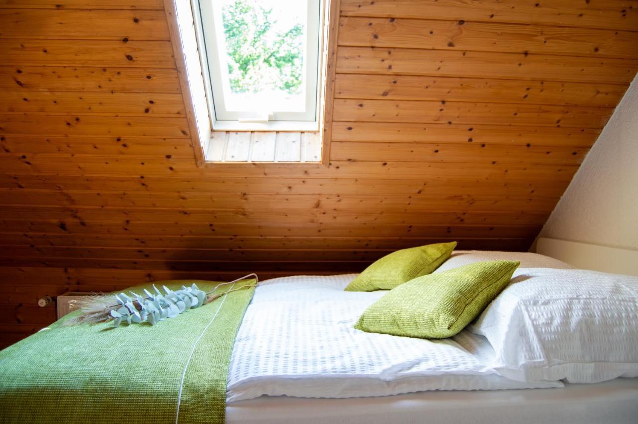 Wellness Mitten In Der Wasserfallstadt Triberg Triberg im Schwarzwald Exteriör bild
