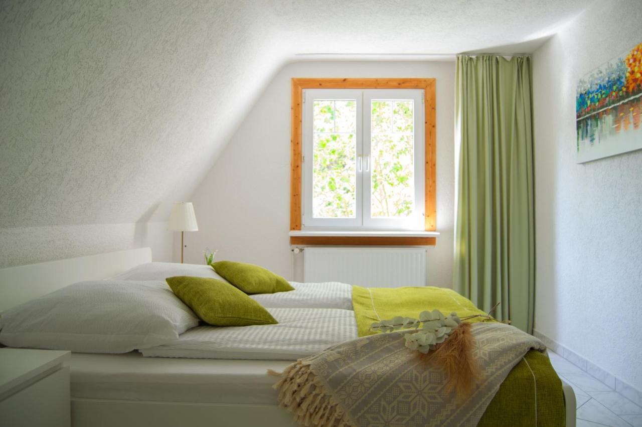 Wellness Mitten In Der Wasserfallstadt Triberg Triberg im Schwarzwald Exteriör bild