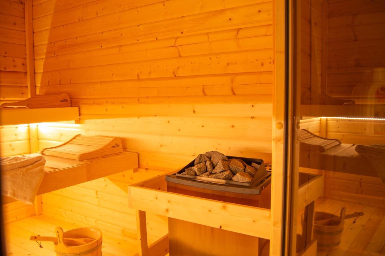 Wellness Mitten In Der Wasserfallstadt Triberg Triberg im Schwarzwald Exteriör bild