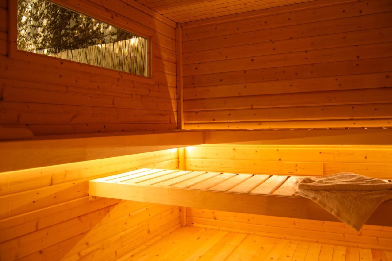 Wellness Mitten In Der Wasserfallstadt Triberg Triberg im Schwarzwald Exteriör bild