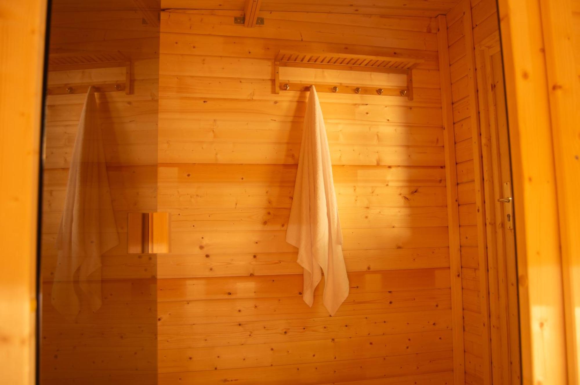Wellness Mitten In Der Wasserfallstadt Triberg Triberg im Schwarzwald Exteriör bild