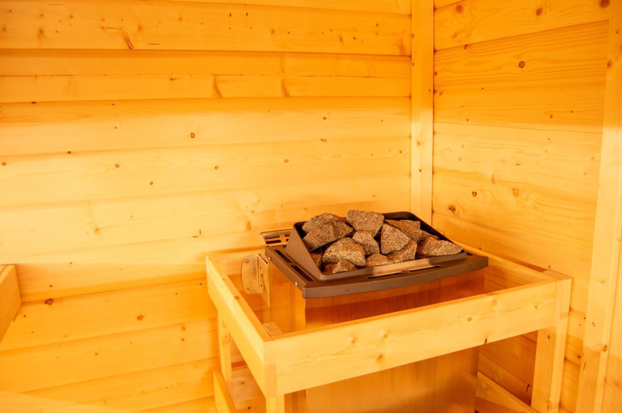 Wellness Mitten In Der Wasserfallstadt Triberg Triberg im Schwarzwald Exteriör bild
